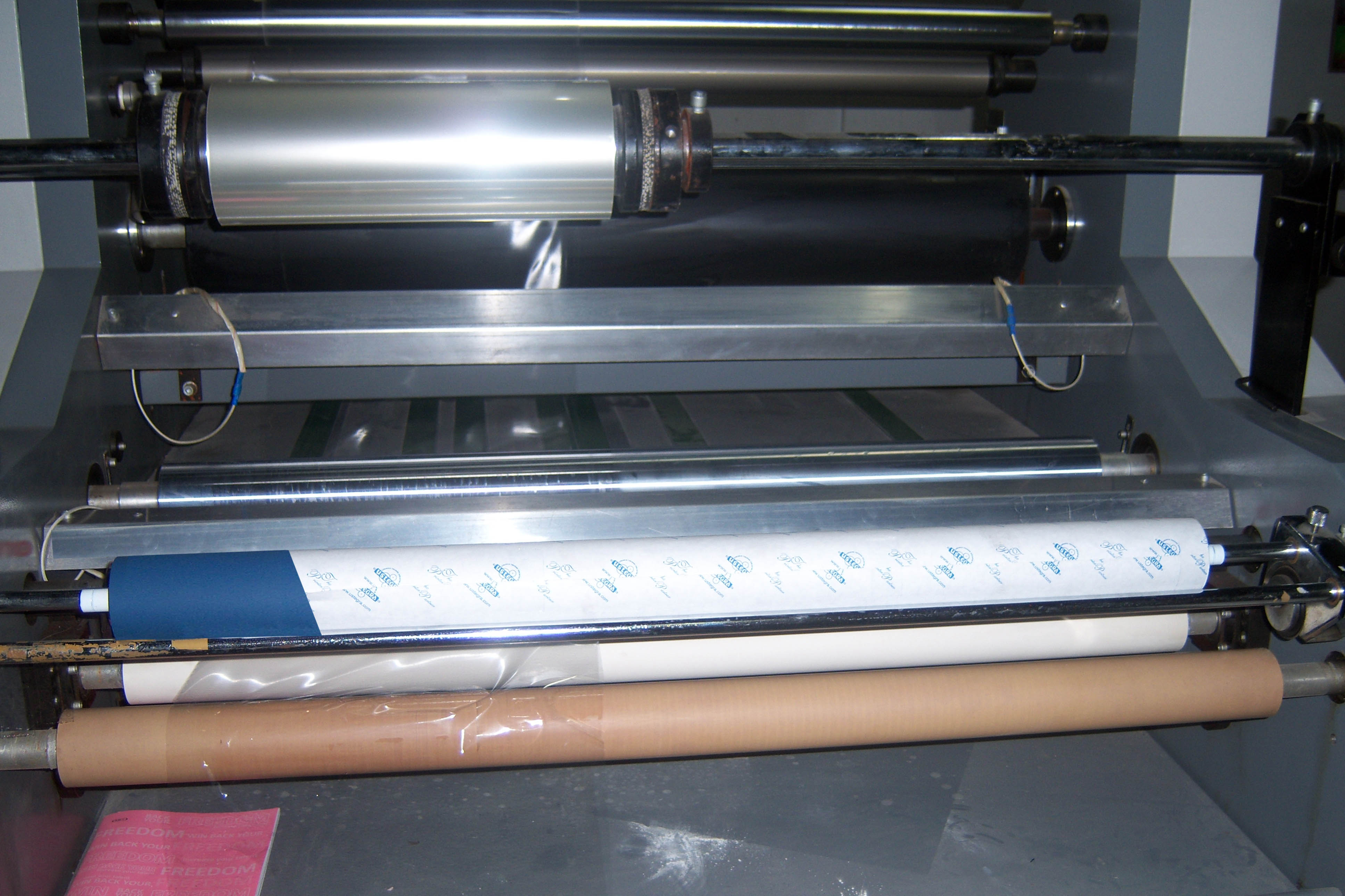 Ustegra roller used in laminating machine